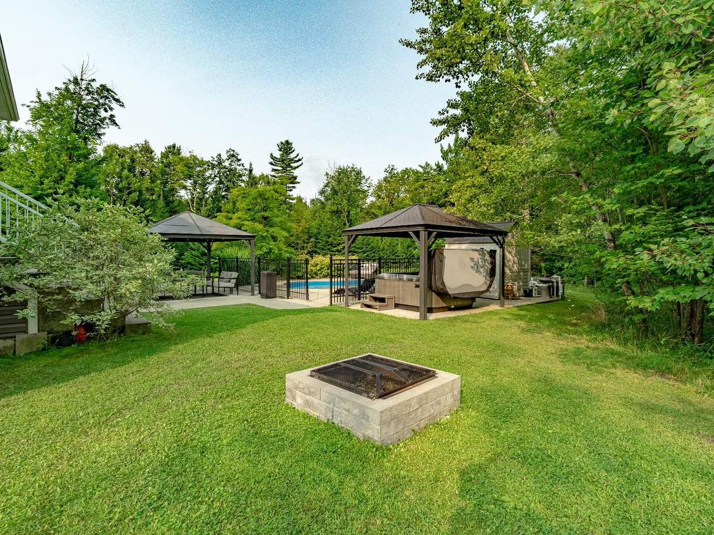 









399


Rue Hémond

,
Sherbrooke (Brompton/Rock Forest/Saint-Élie/Deauville),




QC
J1R0A4

