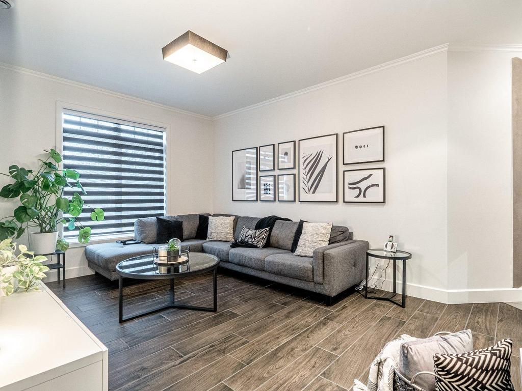 









399


Rue Hémond

,
Sherbrooke (Brompton/Rock Forest/Saint-Élie/Deauville),




QC
J1R0A4


