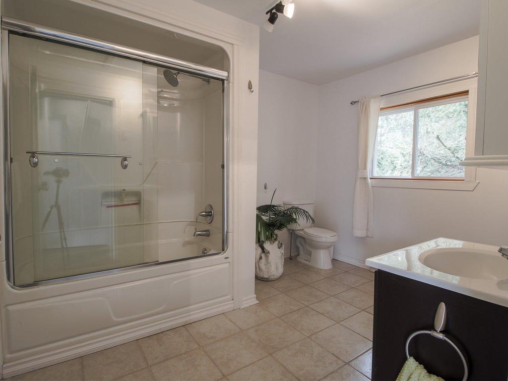 









151


Rue Roland

,
Saint-Élie-de-Caxton,




QC
G0X2N0

