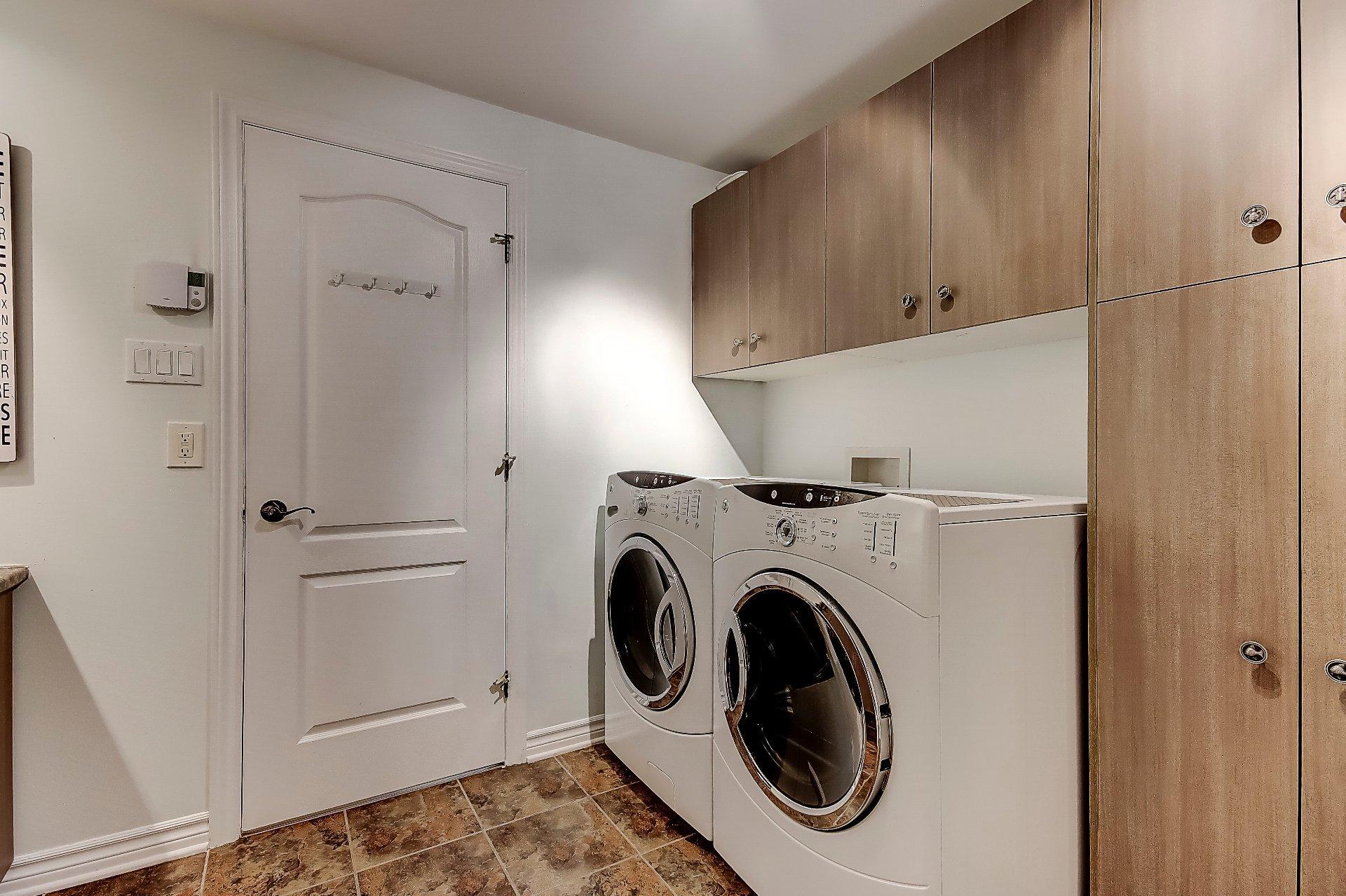 









16


Rue Laval

,
Saint-Jean-sur-Richelieu,




QC
J2X4W7

