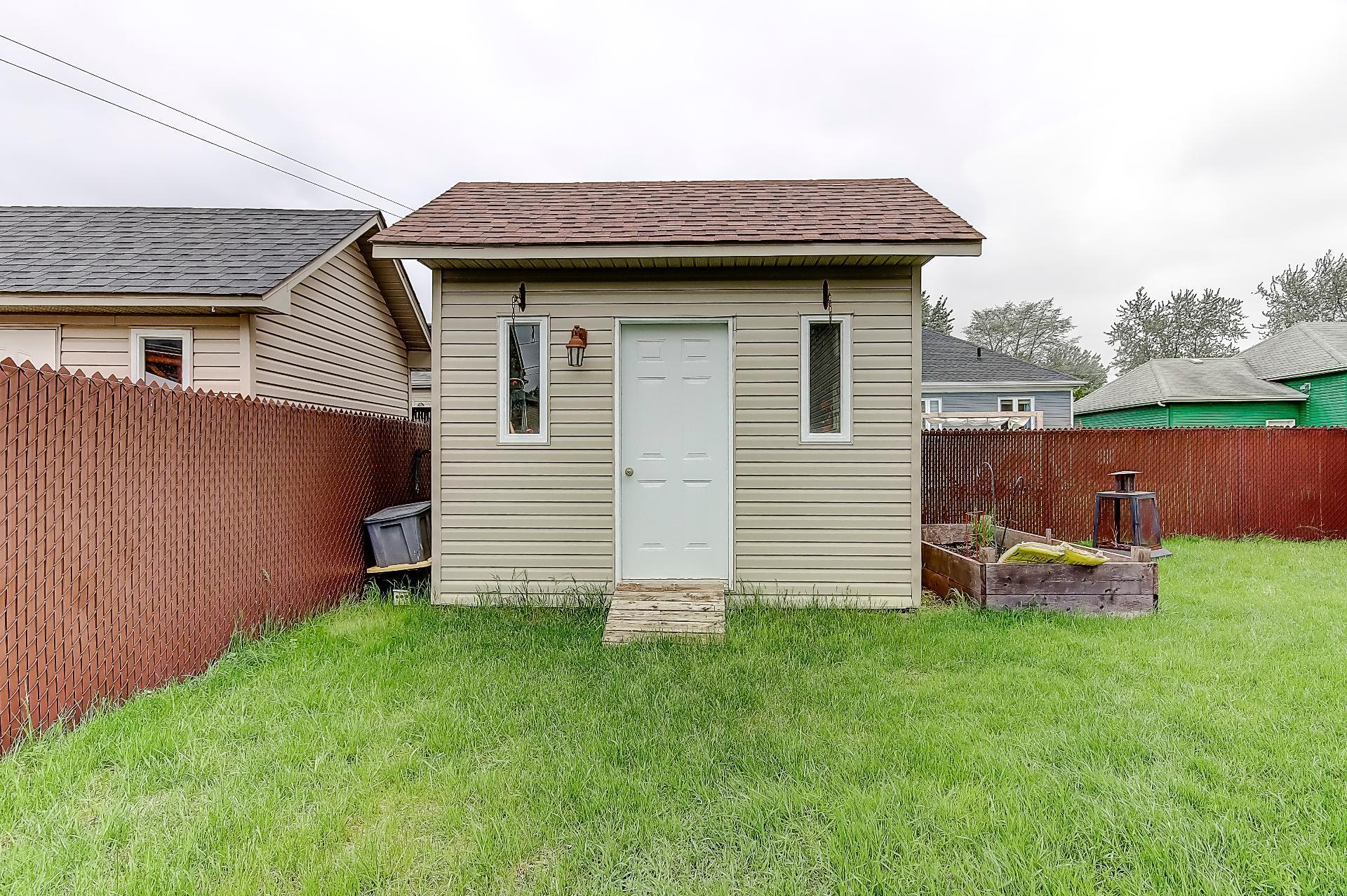 









16


Rue Laval

,
Saint-Jean-sur-Richelieu,




QC
J2X4W7


