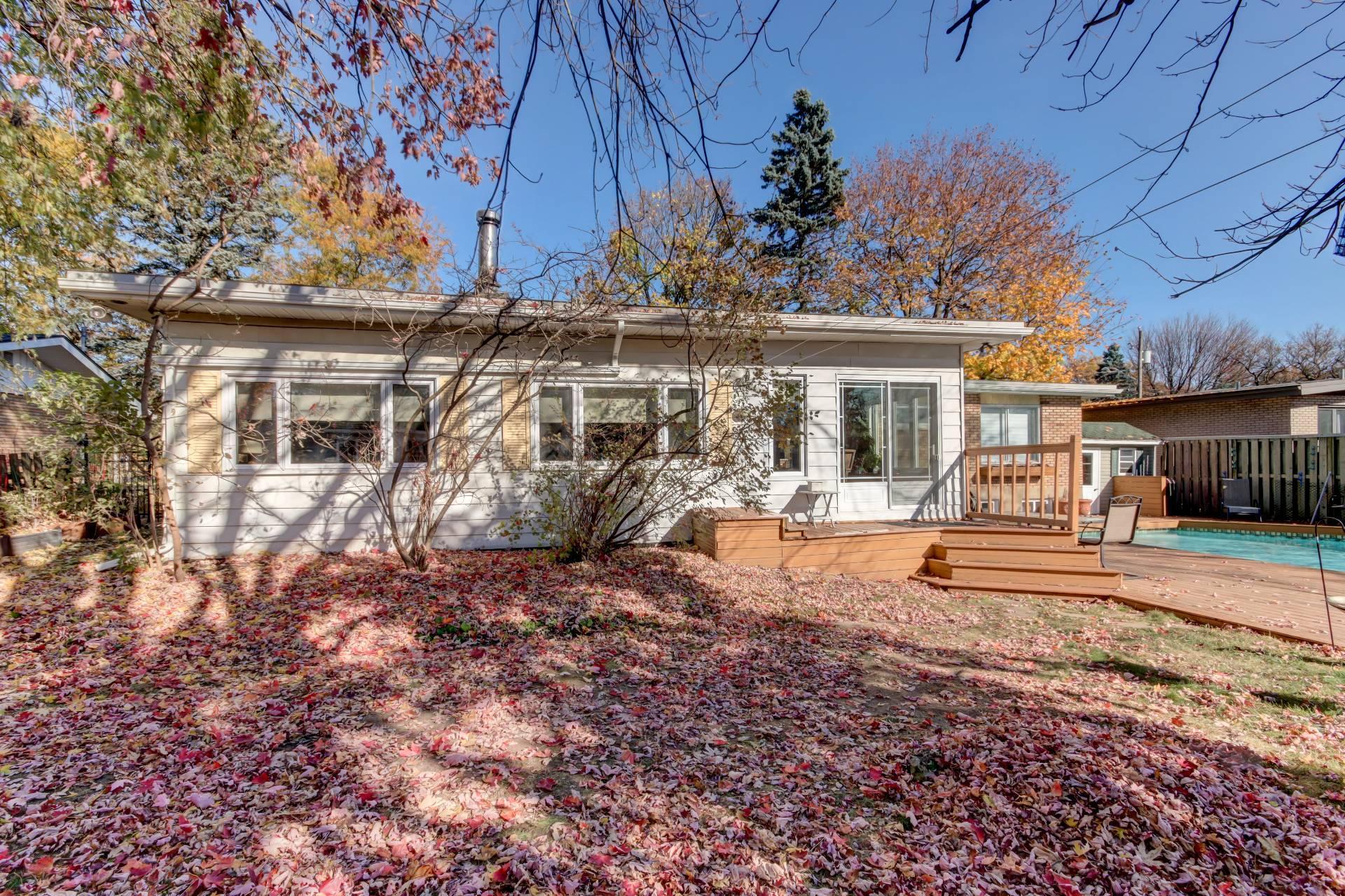 









1951


Rue de Bedford

,
Saint-Bruno-de-Montarville,




QC
J3V4A6

