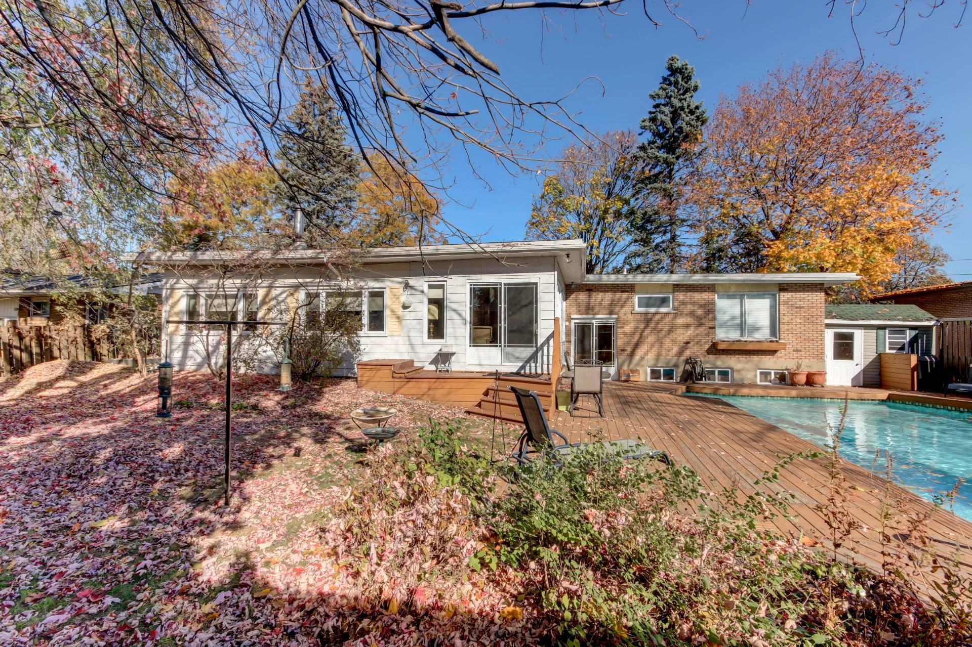









1951


Rue de Bedford

,
Saint-Bruno-de-Montarville,




QC
J3V4A6

