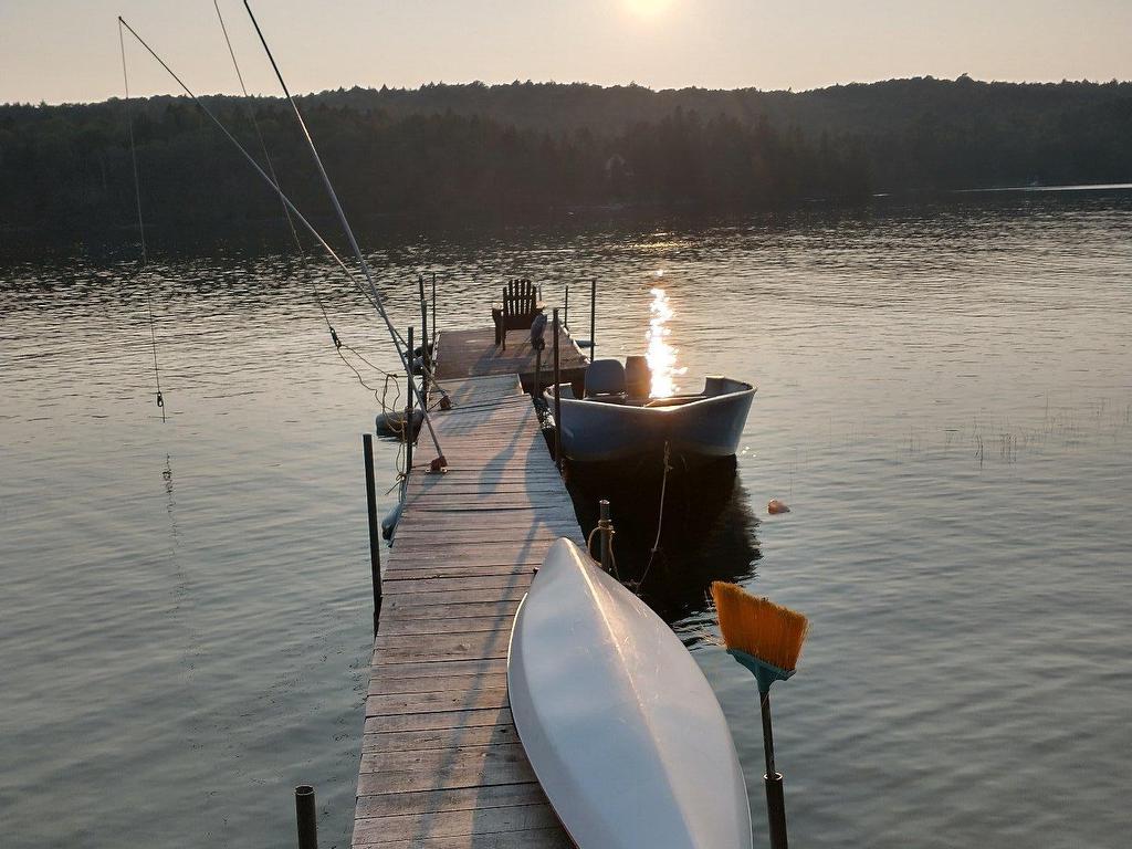 









9990


Ch. du Lac-Labelle

,
Labelle,




QC
J0T1H0

