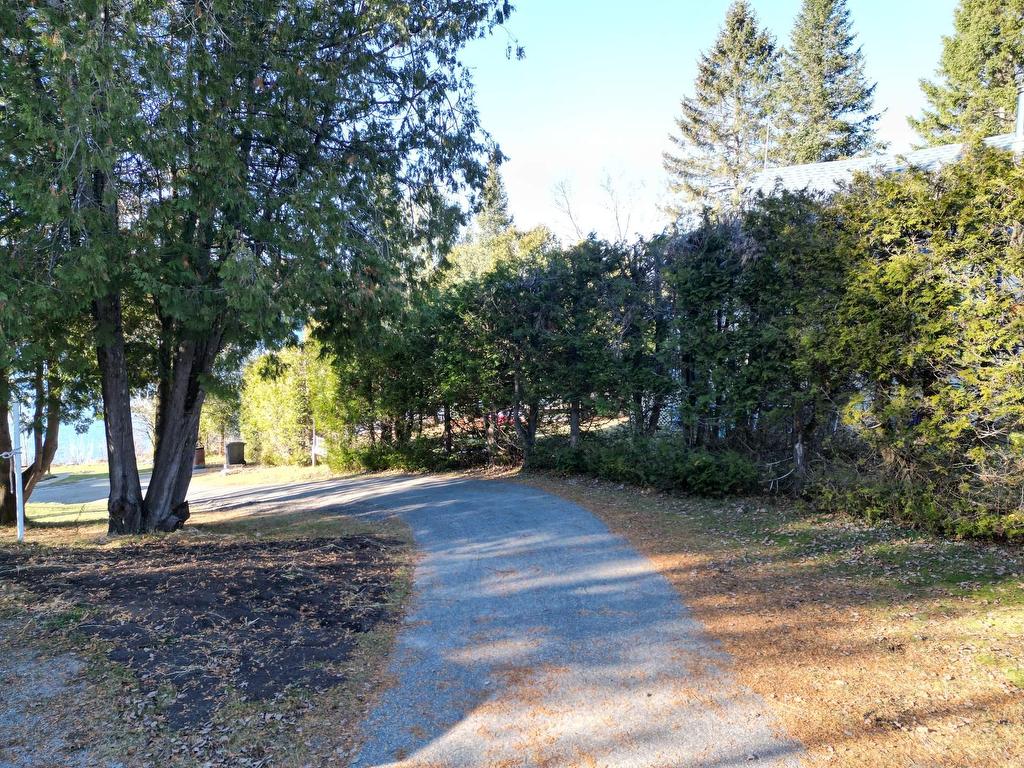 









9990


Ch. du Lac-Labelle

,
Labelle,




QC
J0T1H0

