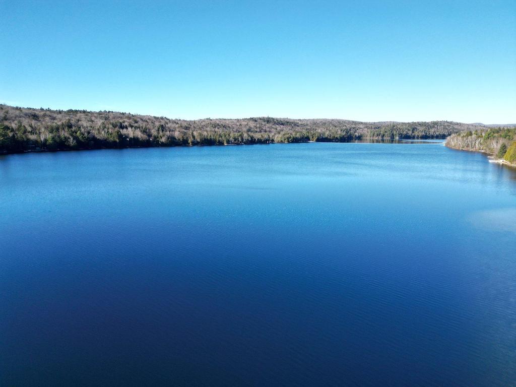 









9990


Ch. du Lac-Labelle

,
Labelle,




QC
J0T1H0

