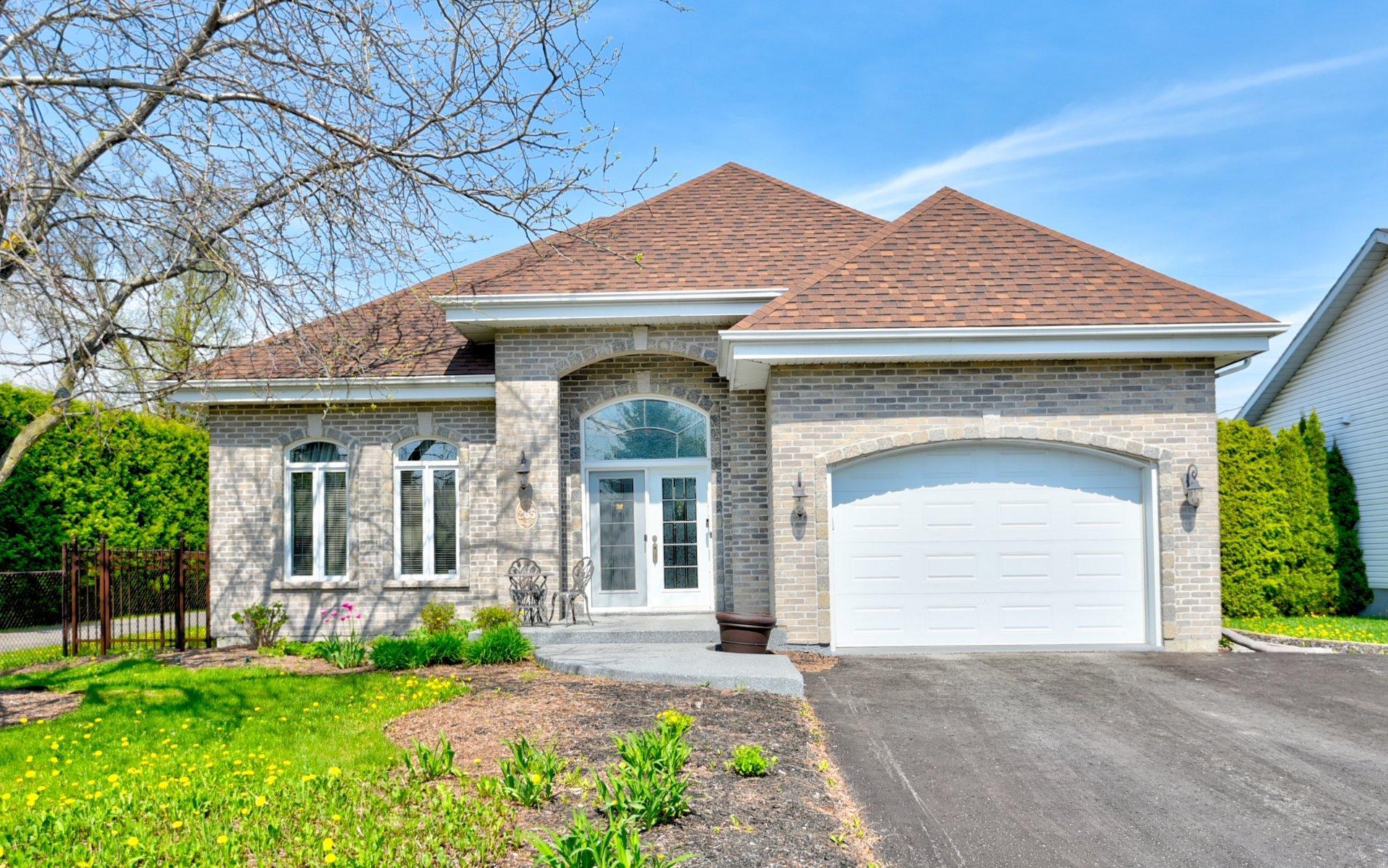 









265


Rue Grillon

,
Saint-Paul,




QC
J0K3E0

