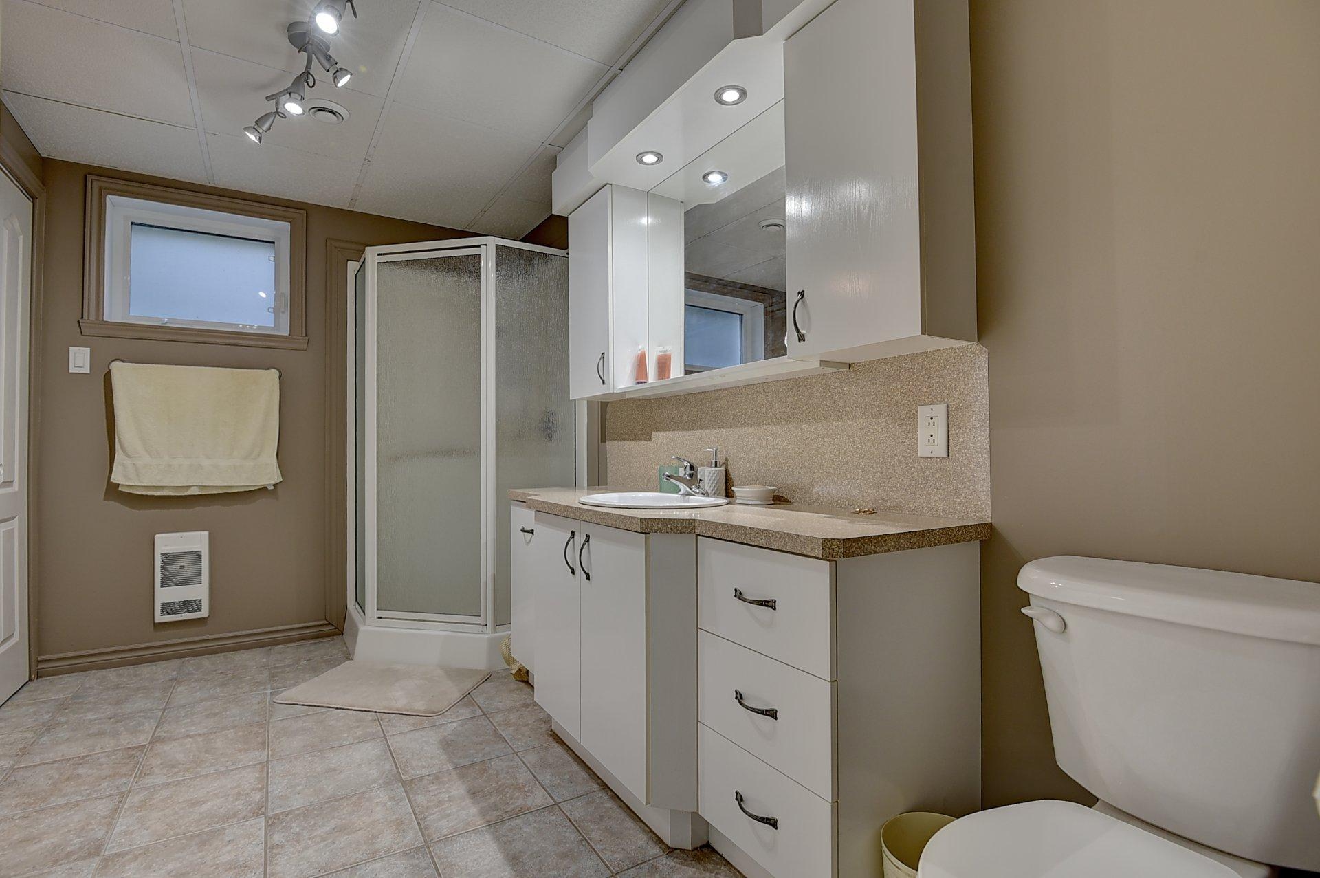 









265


Rue Grillon

,
Saint-Paul,




QC
J0K3E0

