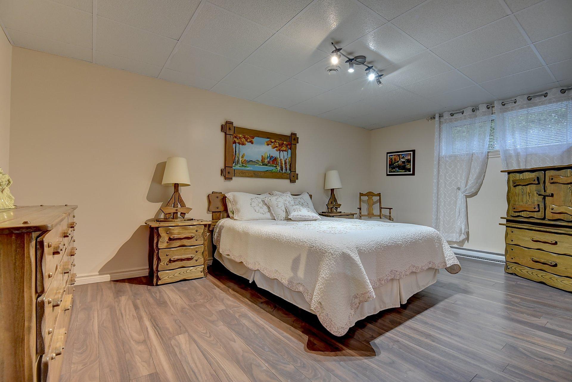 









265


Rue Grillon

,
Saint-Paul,




QC
J0K3E0

