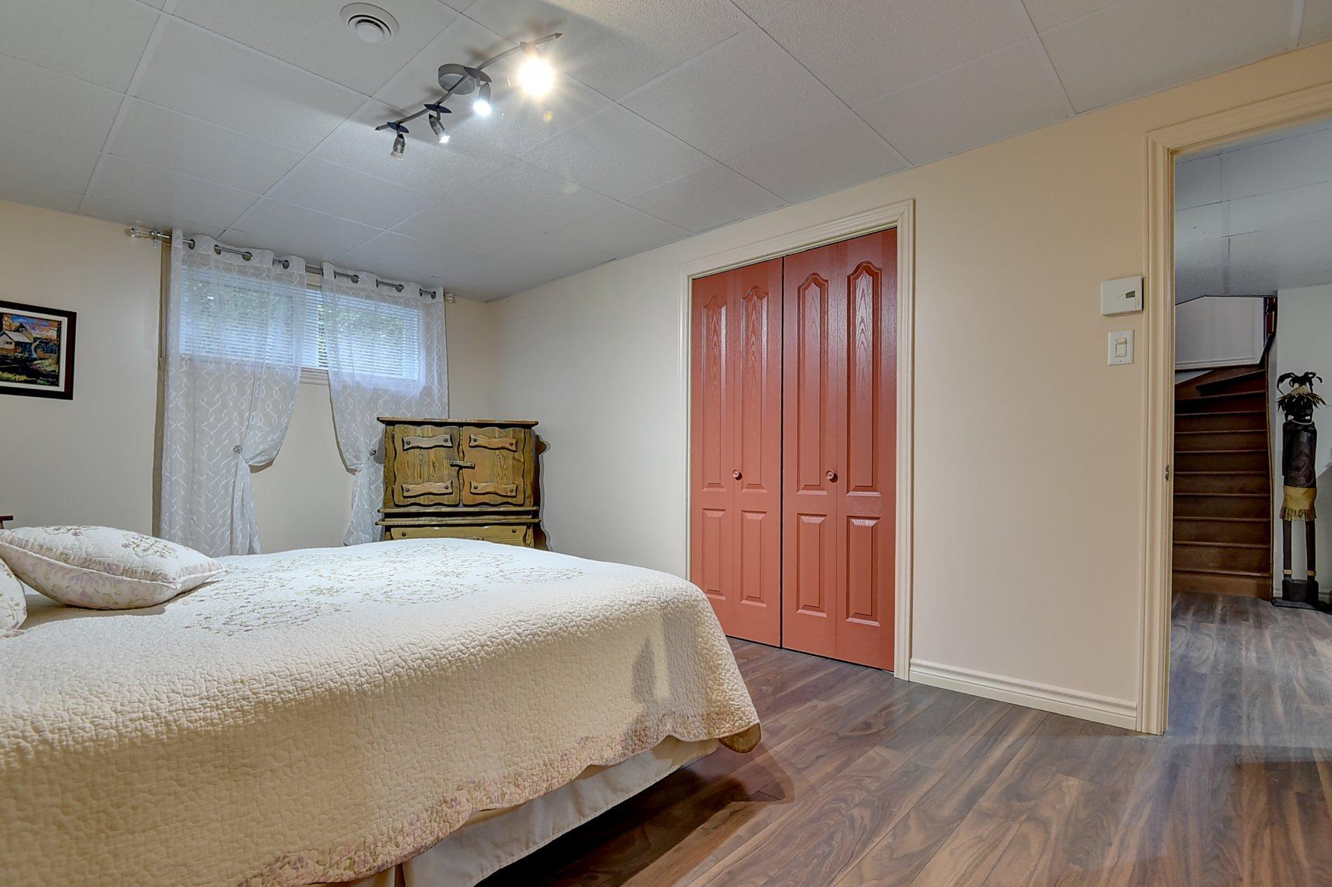 









265


Rue Grillon

,
Saint-Paul,




QC
J0K3E0

