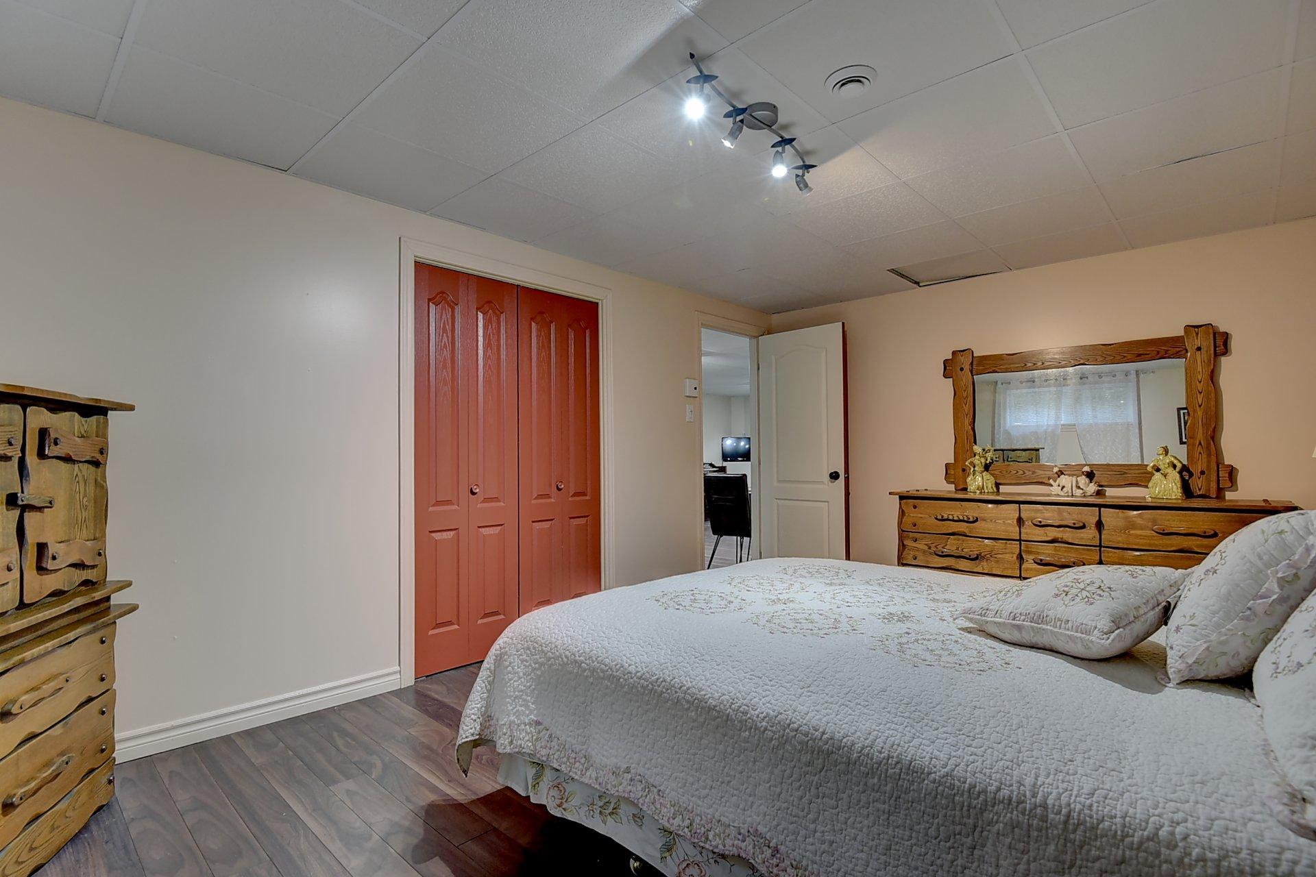 









265


Rue Grillon

,
Saint-Paul,




QC
J0K3E0

