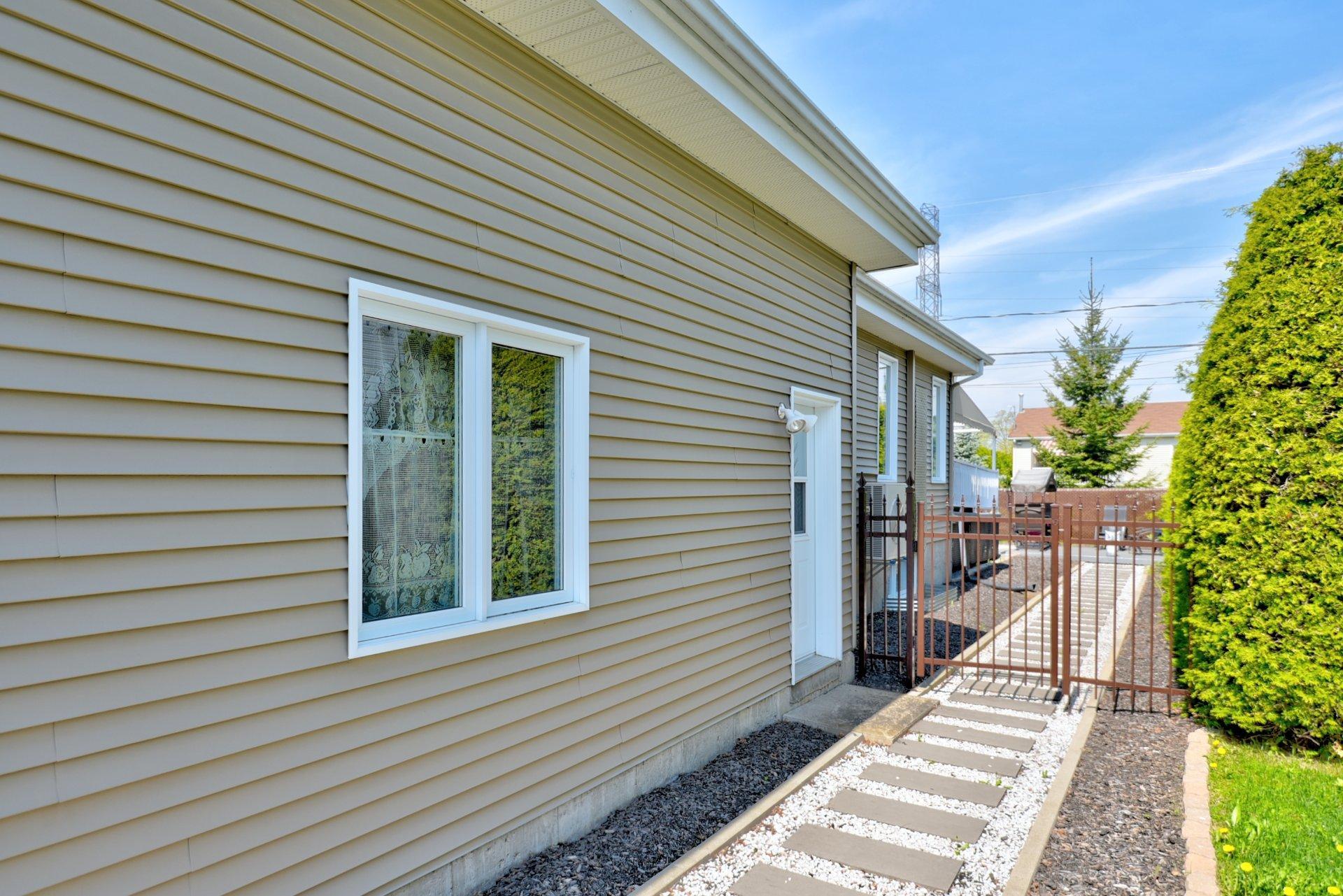 









265


Rue Grillon

,
Saint-Paul,




QC
J0K3E0

