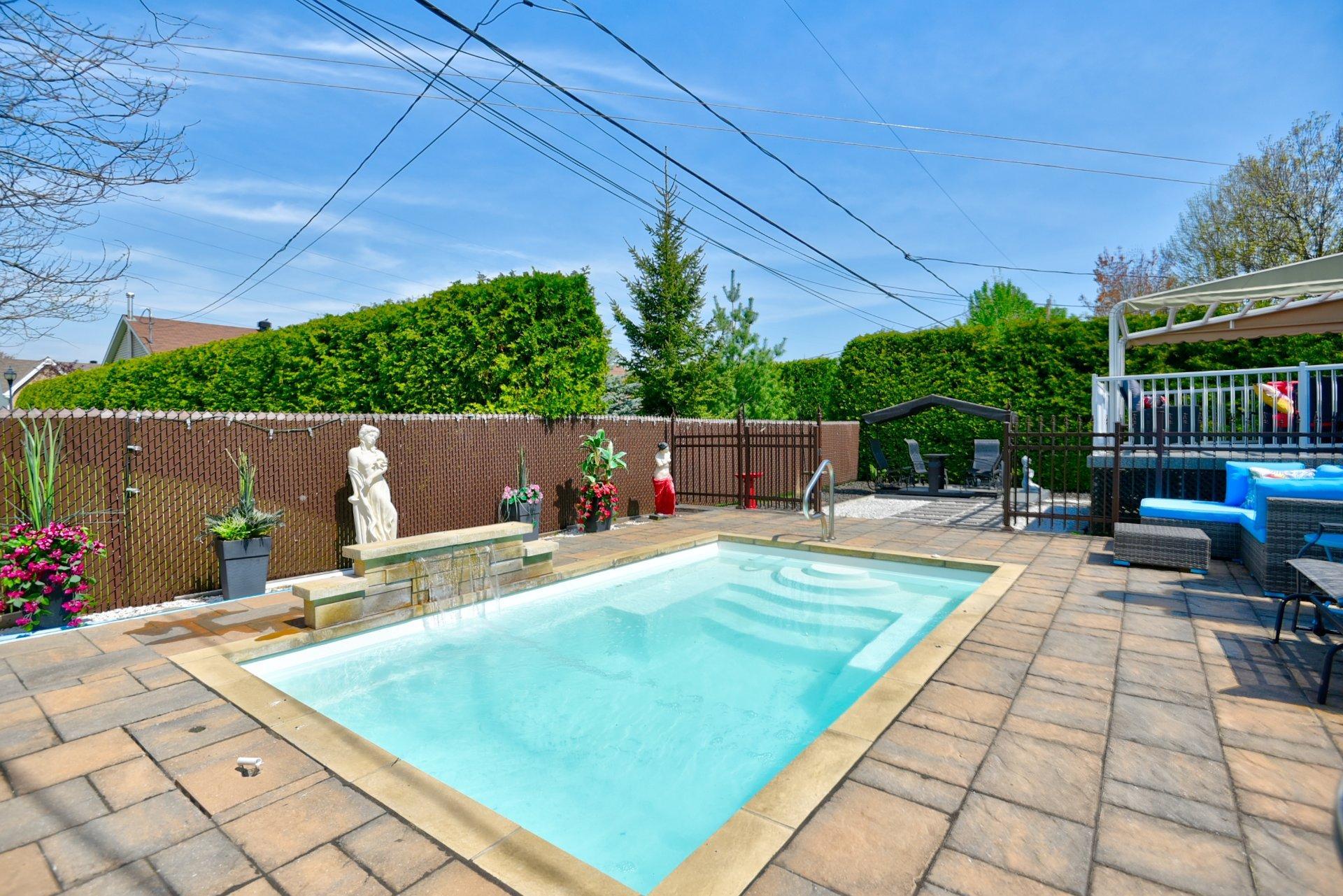 









265


Rue Grillon

,
Saint-Paul,




QC
J0K3E0

