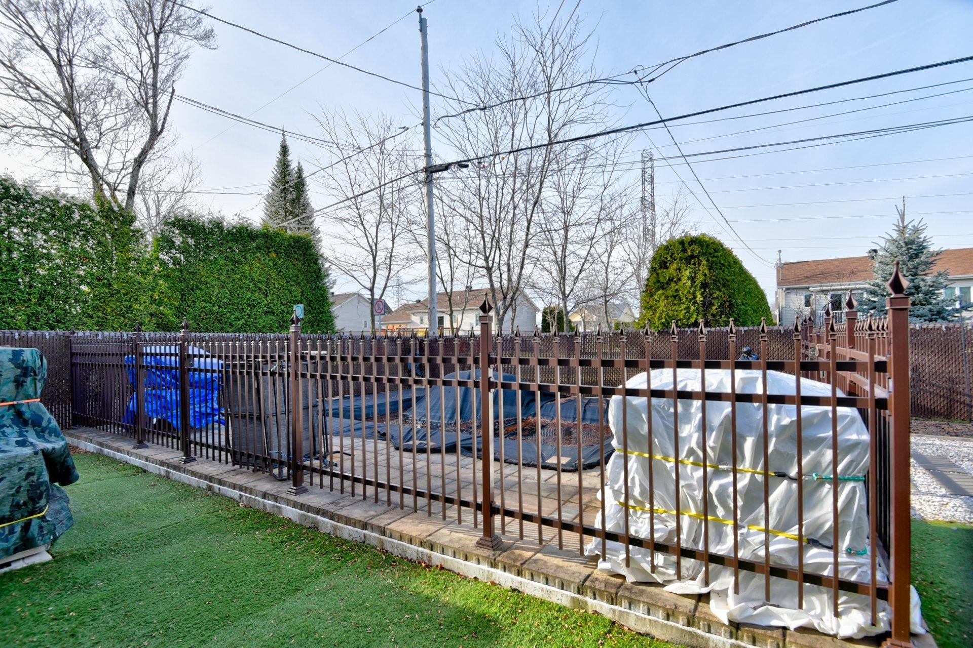 









265


Rue Grillon

,
Saint-Paul,




QC
J0K3E0

