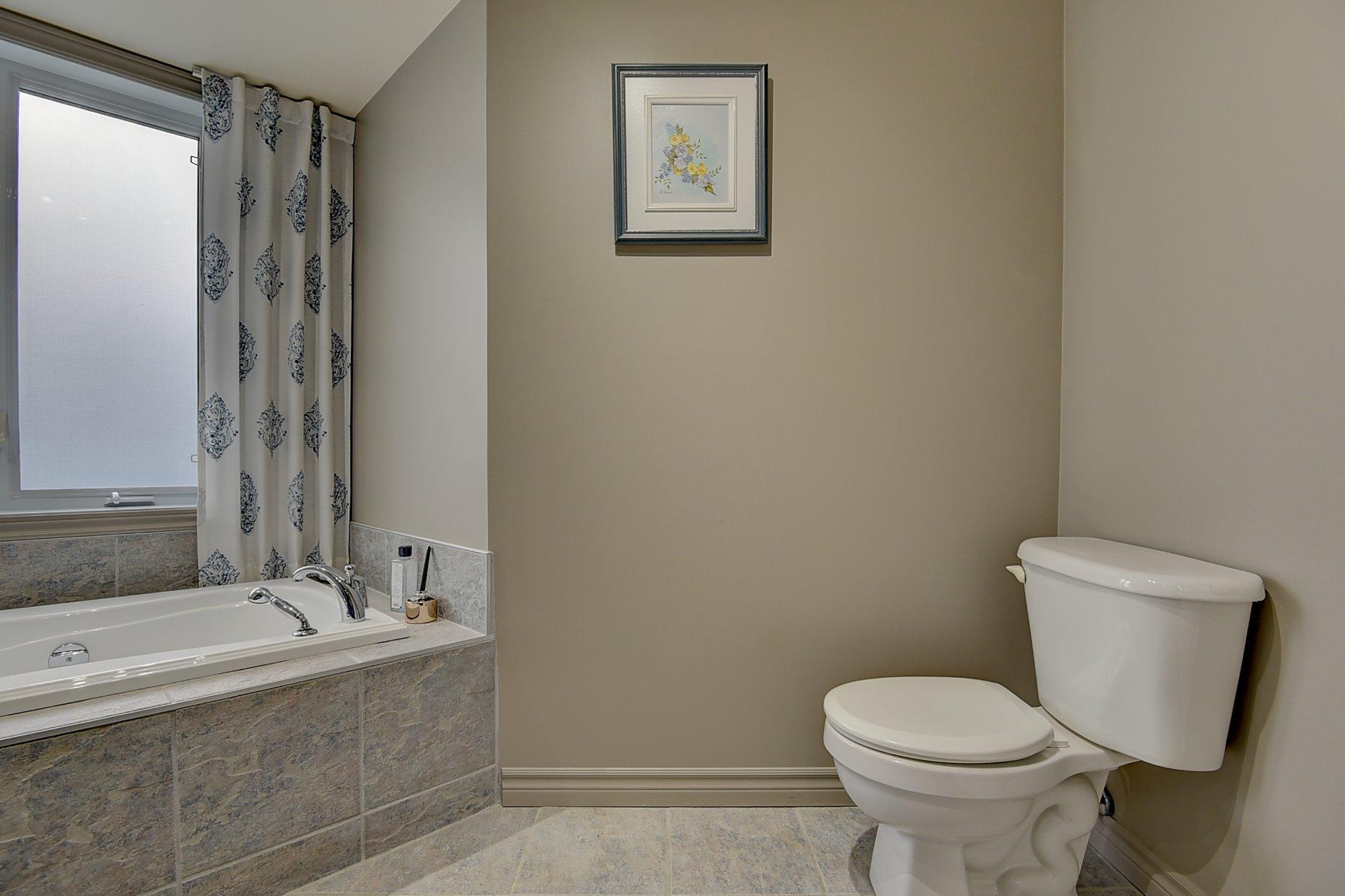 









265


Rue Grillon

,
Saint-Paul,




QC
J0K3E0

