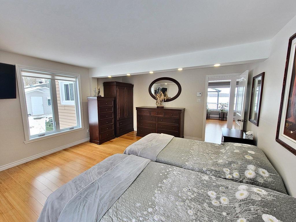









750


Tsse Robillard

,
Saint-André-d'Argenteuil,




QC
J0V1X0

