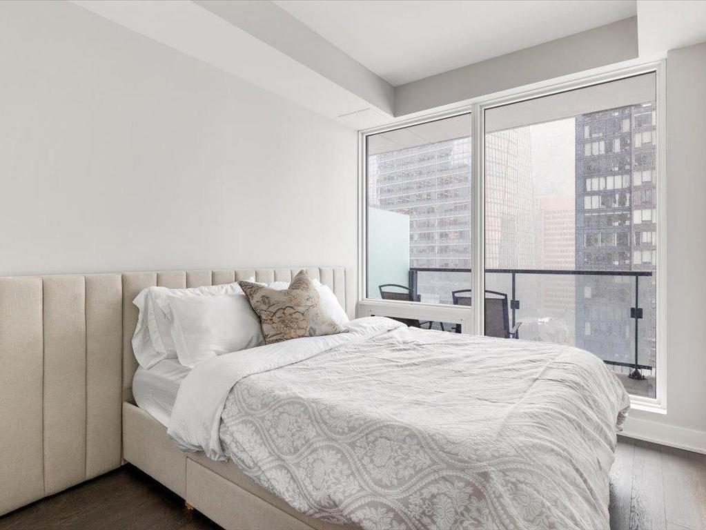 









1288


Rue St-Antoine O.

, 2405,
Montréal (Ville-Marie),




QC
H3C1C2

