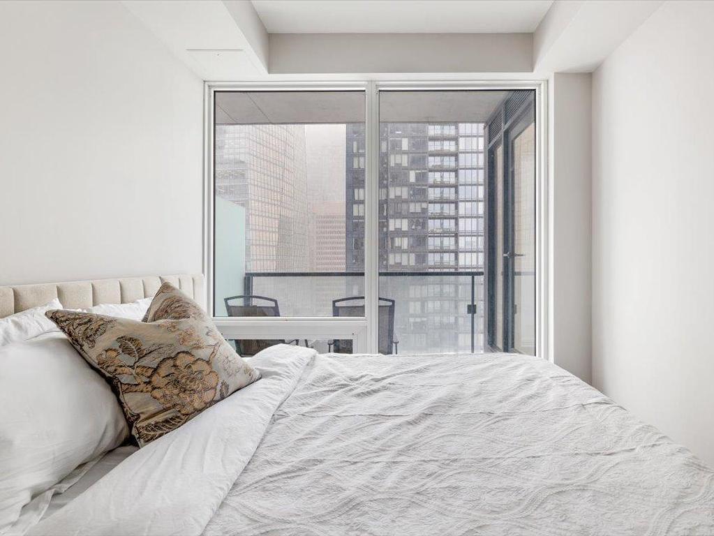 









1288


Rue St-Antoine O.

, 2405,
Montréal (Ville-Marie),




QC
H3C1C2

