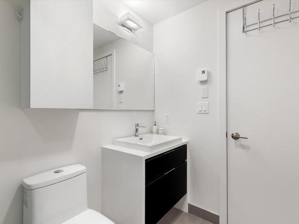 









1288


Rue St-Antoine O.

, 2405,
Montréal (Ville-Marie),




QC
H3C1C2

