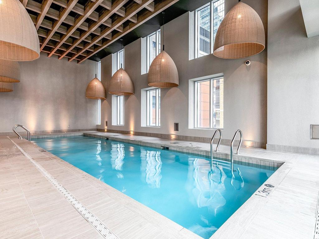 









1288


Rue St-Antoine O.

, 2405,
Montréal (Ville-Marie),




QC
H3C1C2


