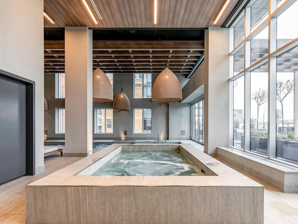 









1288


Rue St-Antoine O.

, 2405,
Montréal (Ville-Marie),




QC
H3C1C2


