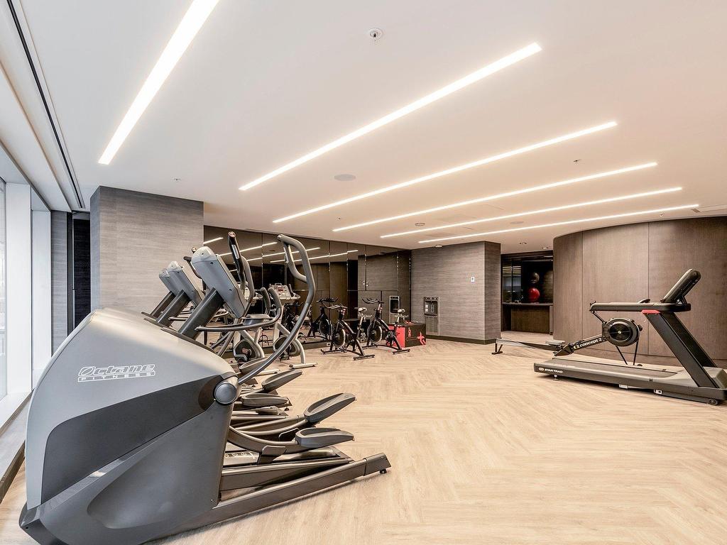 









1288


Rue St-Antoine O.

, 2405,
Montréal (Ville-Marie),




QC
H3C1C2

