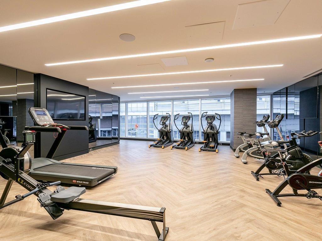 









1288


Rue St-Antoine O.

, 2405,
Montréal (Ville-Marie),




QC
H3C1C2

