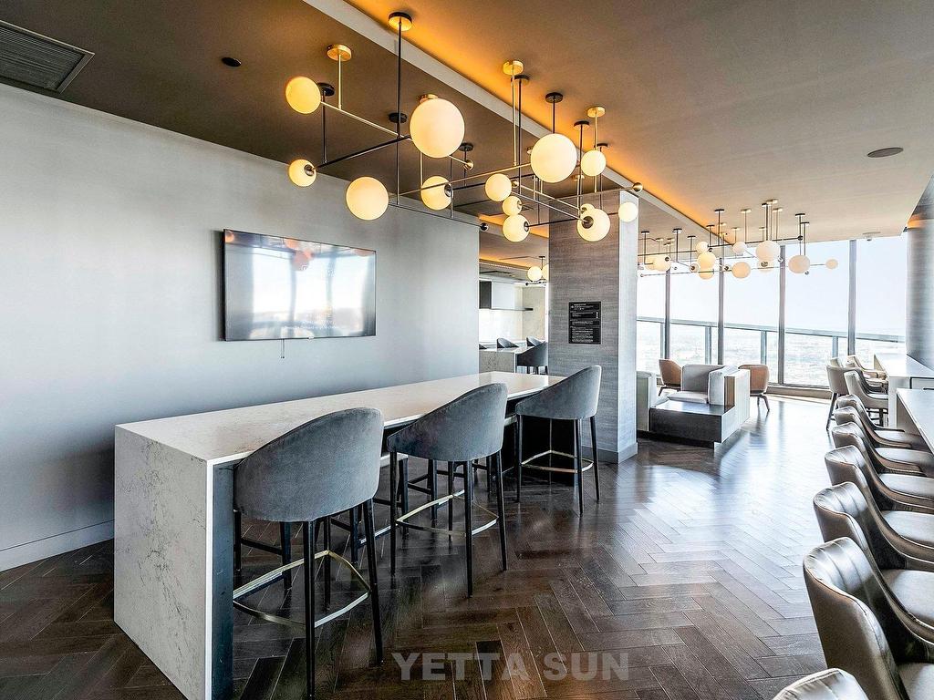 









1288


Rue St-Antoine O.

, 2405,
Montréal (Ville-Marie),




QC
H3C1C2

