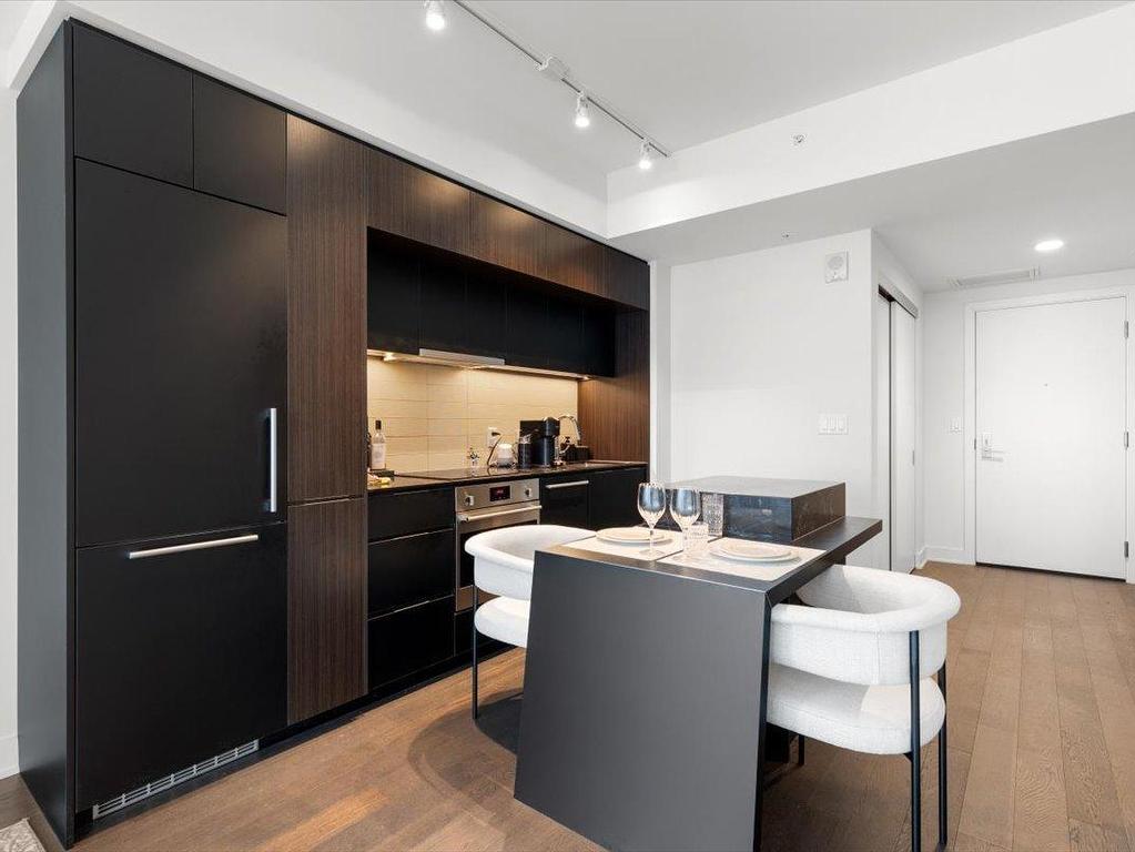 









1288


Rue St-Antoine O.

, 2405,
Montréal (Ville-Marie),




QC
H3C1C2

