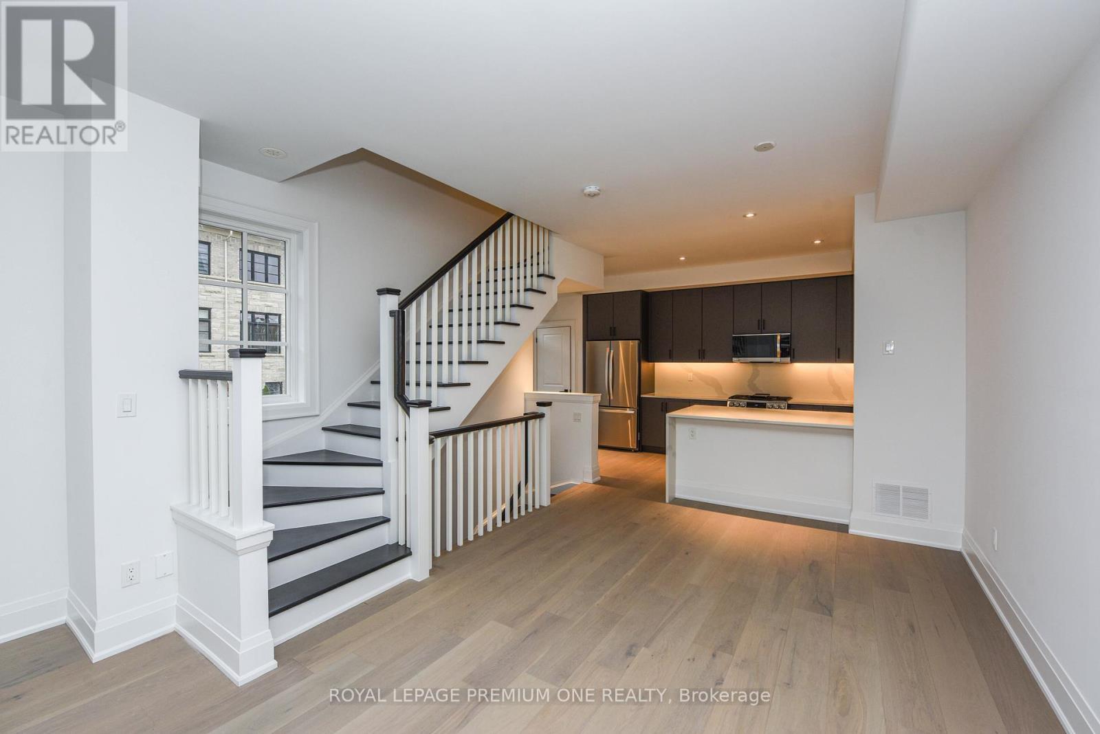 












119 - 1 WASDALE ROAD

,
Mississauga,




Ontario
L5M2R2


