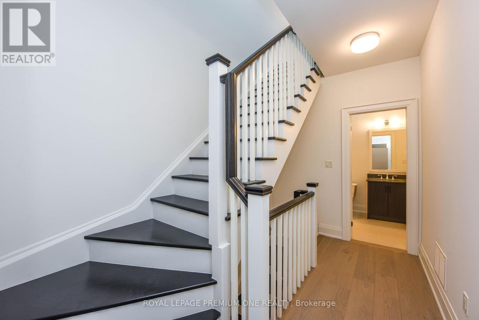 












119 - 1 WASDALE ROAD

,
Mississauga,




Ontario
L5M2R2

