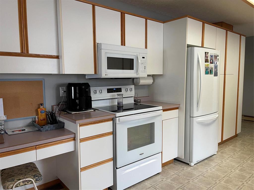 












487 Hwy N & Hwy 83 Highway

,
Swan River,




Manitoba
R0L0C0

