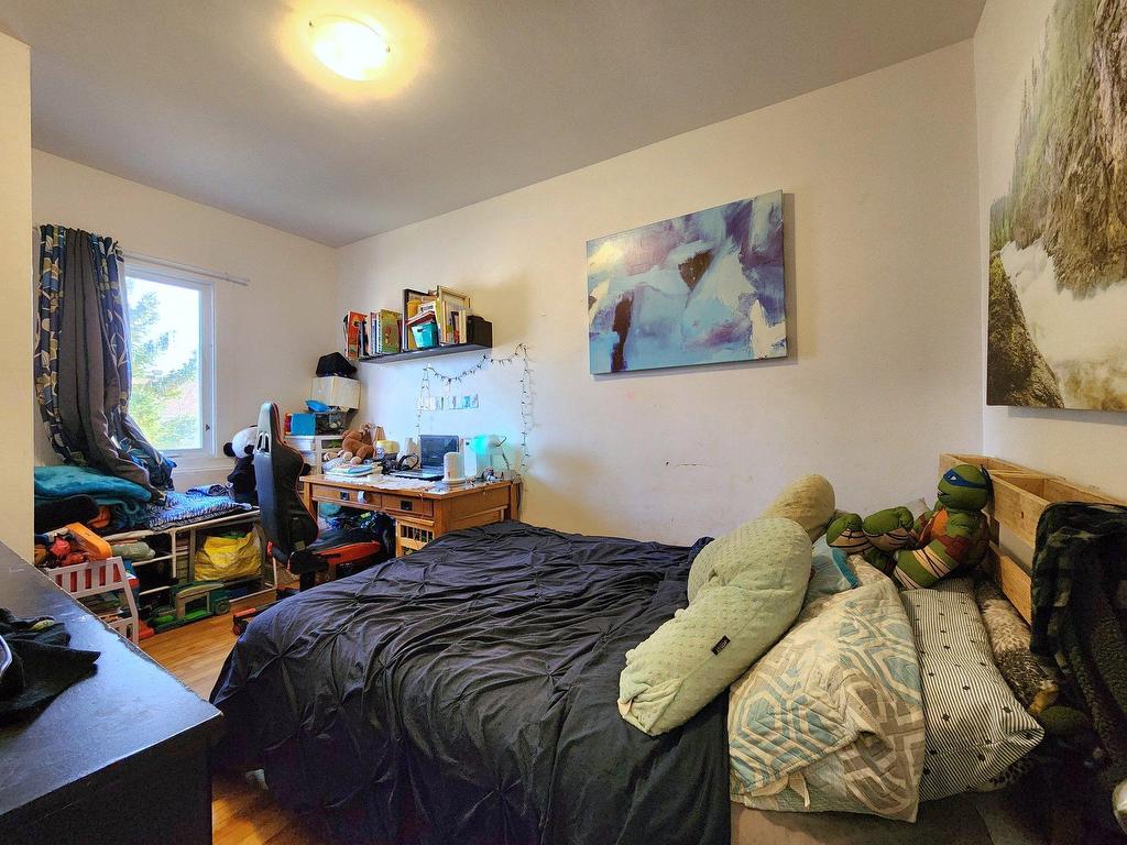 









10809

 - 10811


Av. Pigeon

,
Montréal (Montréal-Nord),




QC
H1G5V2

