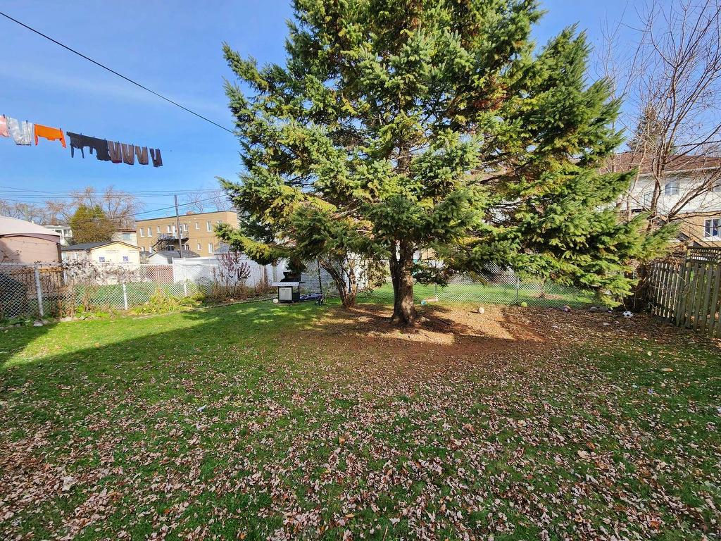 









10809

 - 10811


Av. Pigeon

,
Montréal (Montréal-Nord),




QC
H1G5V2

