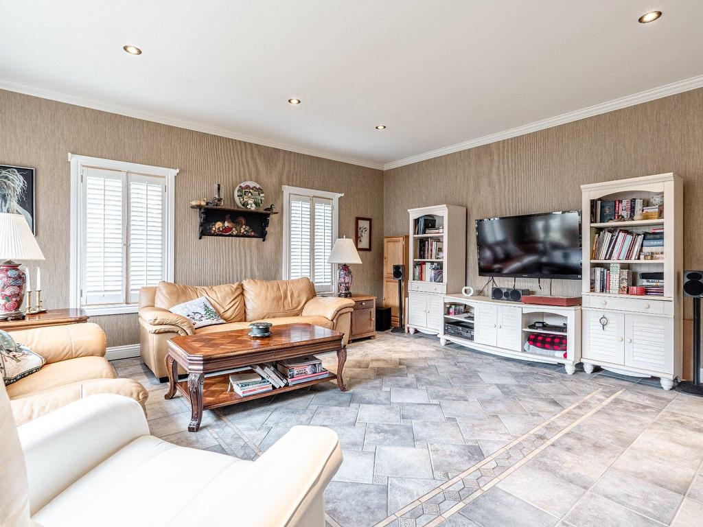









1504


Rue du Muscadet

,
Sherbrooke (Brompton/Rock Forest/Saint-Élie/Deauville),




QC
J1N1V1

