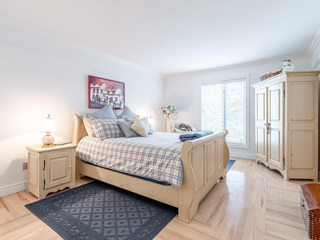 









1504


Rue du Muscadet

,
Sherbrooke (Brompton/Rock Forest/Saint-Élie/Deauville),




QC
J1N1V1

