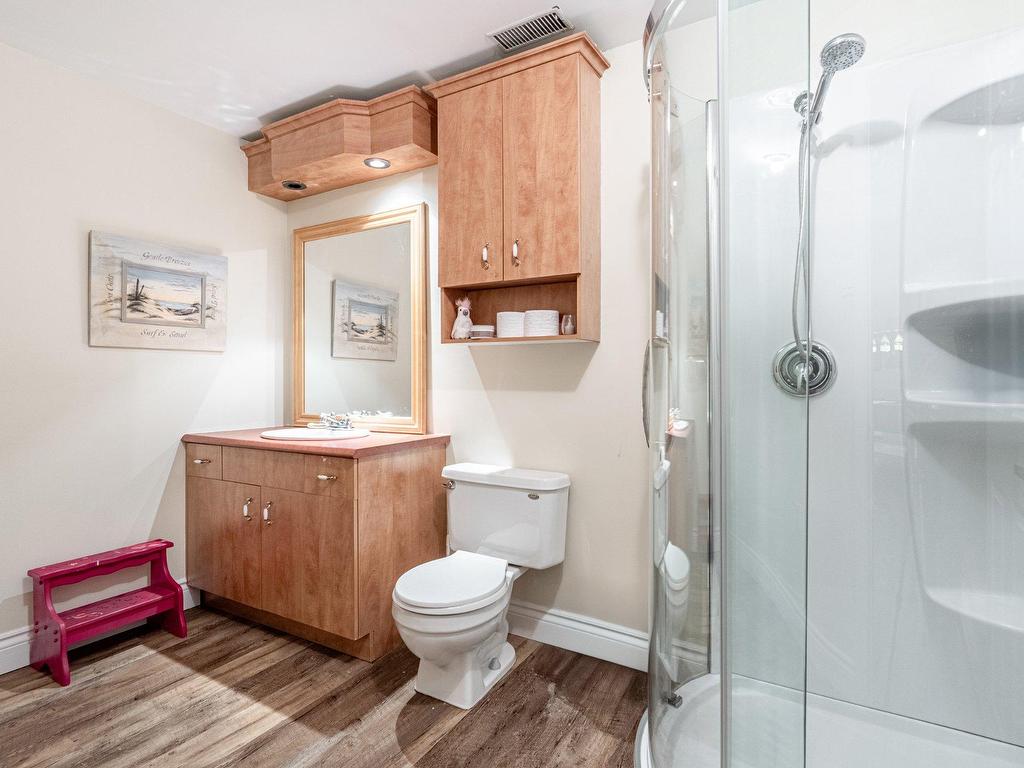 









1504


Rue du Muscadet

,
Sherbrooke (Brompton/Rock Forest/Saint-Élie/Deauville),




QC
J1N1V1

