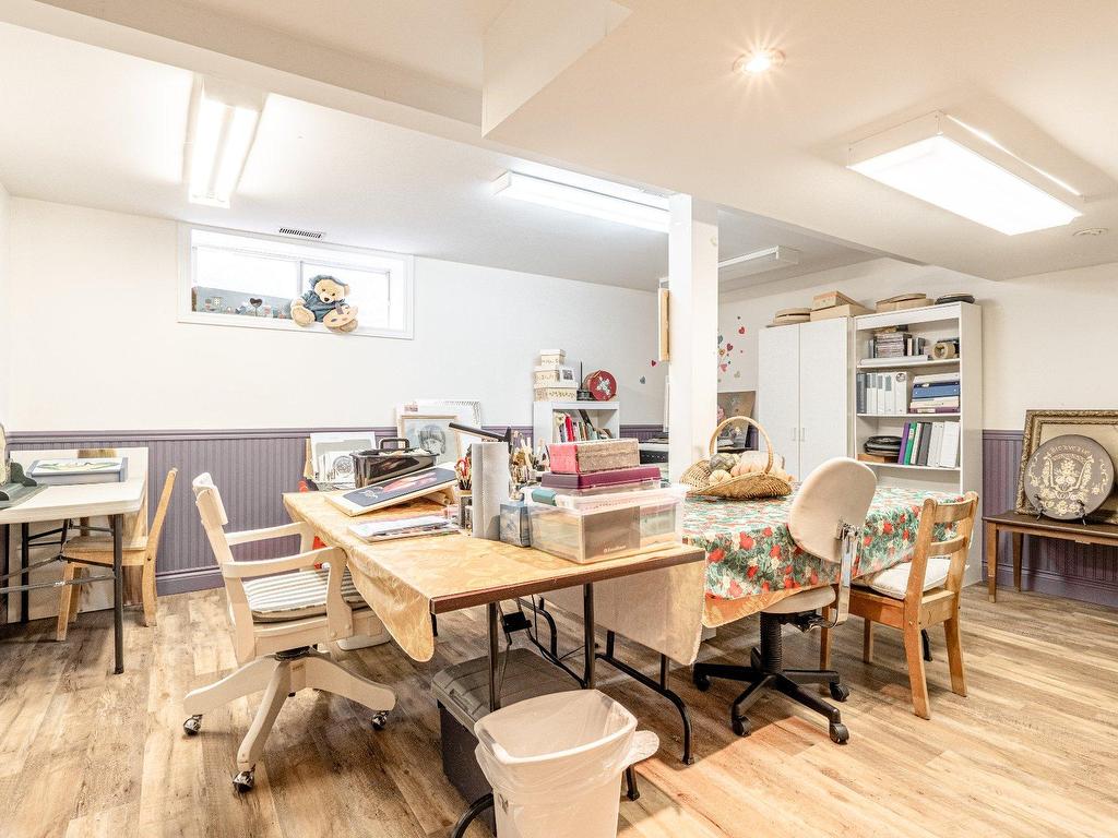 









1504


Rue du Muscadet

,
Sherbrooke (Brompton/Rock Forest/Saint-Élie/Deauville),




QC
J1N1V1


