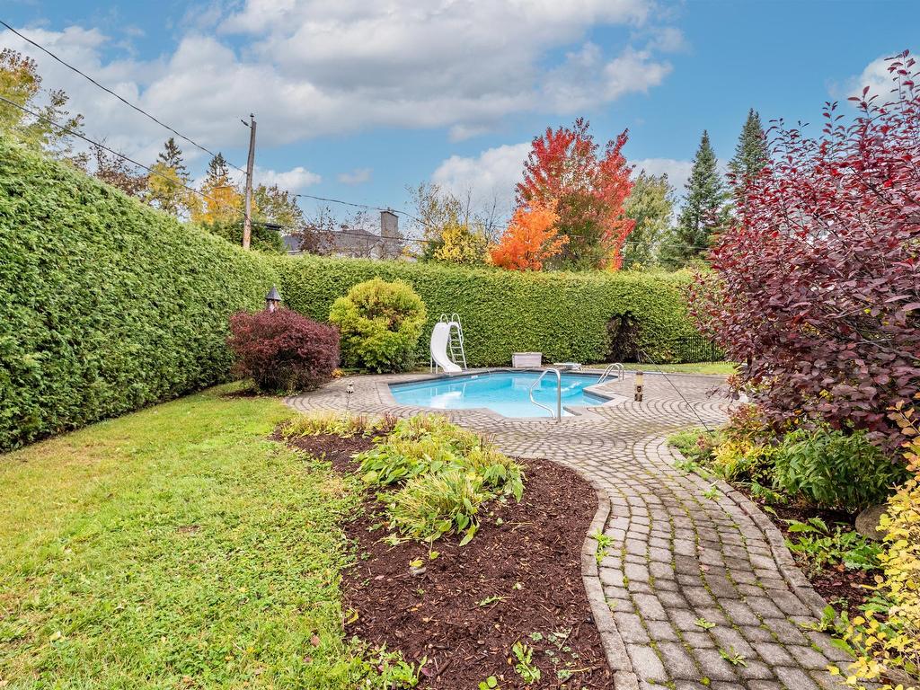 









1504


Rue du Muscadet

,
Sherbrooke (Brompton/Rock Forest/Saint-Élie/Deauville),




QC
J1N1V1

