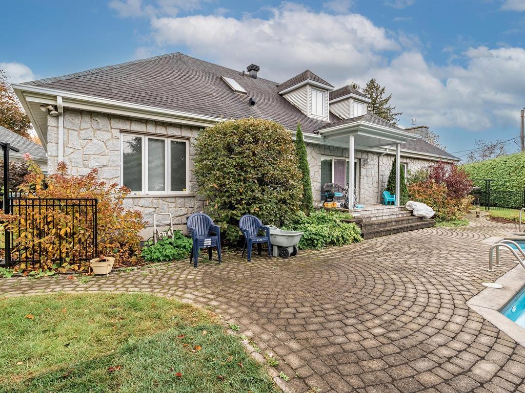 









1504


Rue du Muscadet

,
Sherbrooke (Brompton/Rock Forest/Saint-Élie/Deauville),




QC
J1N1V1

