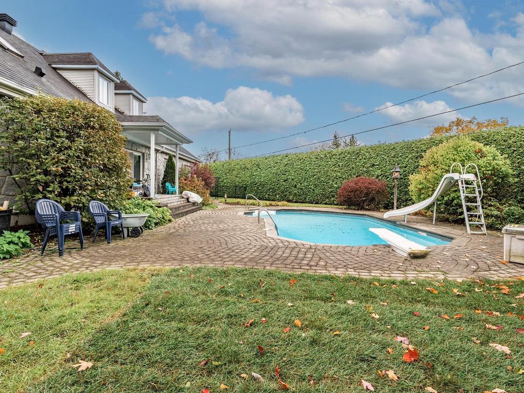 









1504


Rue du Muscadet

,
Sherbrooke (Brompton/Rock Forest/Saint-Élie/Deauville),




QC
J1N1V1


