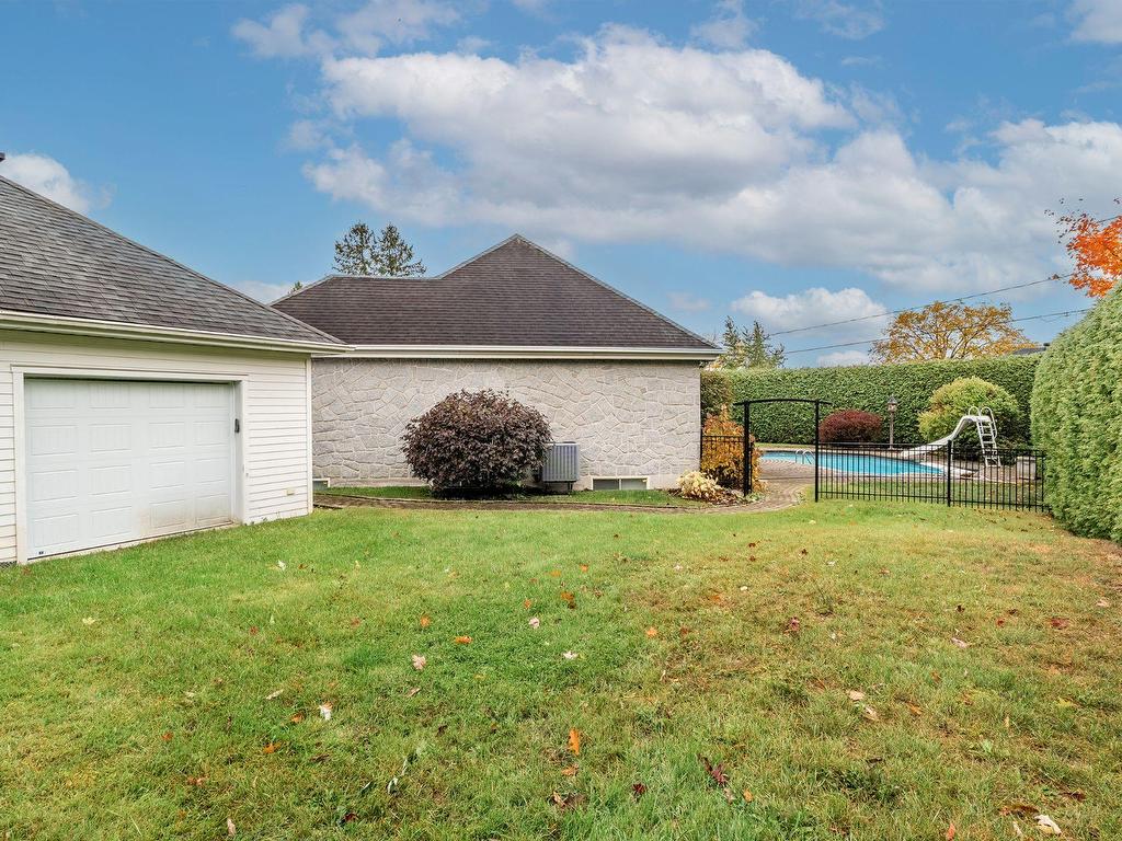









1504


Rue du Muscadet

,
Sherbrooke (Brompton/Rock Forest/Saint-Élie/Deauville),




QC
J1N1V1

