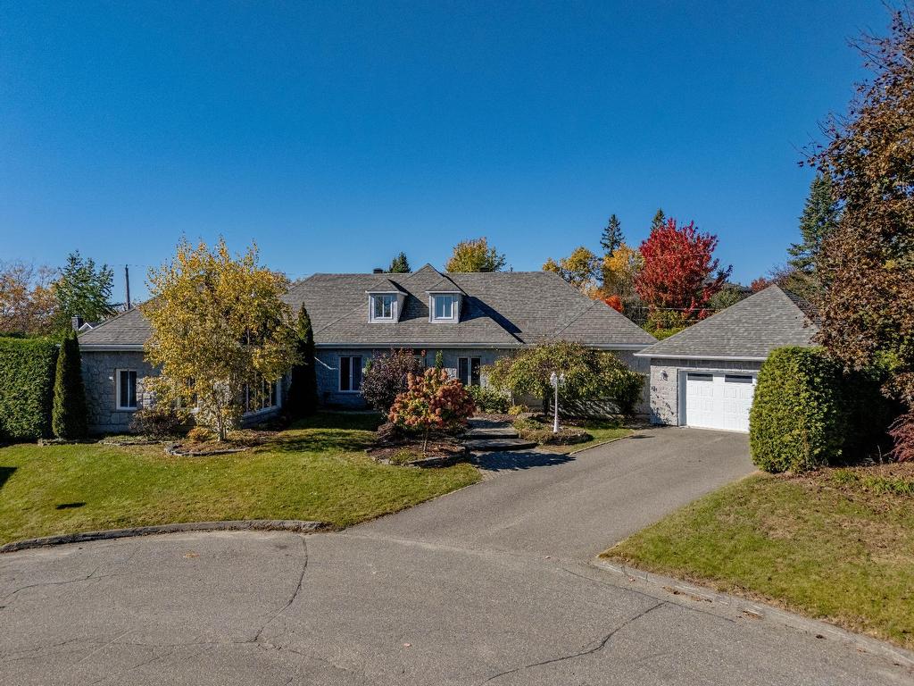 









1504


Rue du Muscadet

,
Sherbrooke (Brompton/Rock Forest/Saint-Élie/Deauville),




QC
J1N1V1

