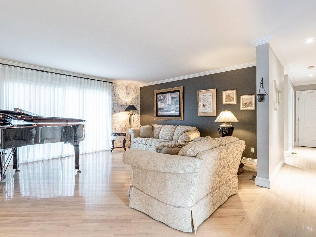 









1504


Rue du Muscadet

,
Sherbrooke (Brompton/Rock Forest/Saint-Élie/Deauville),




QC
J1N1V1


