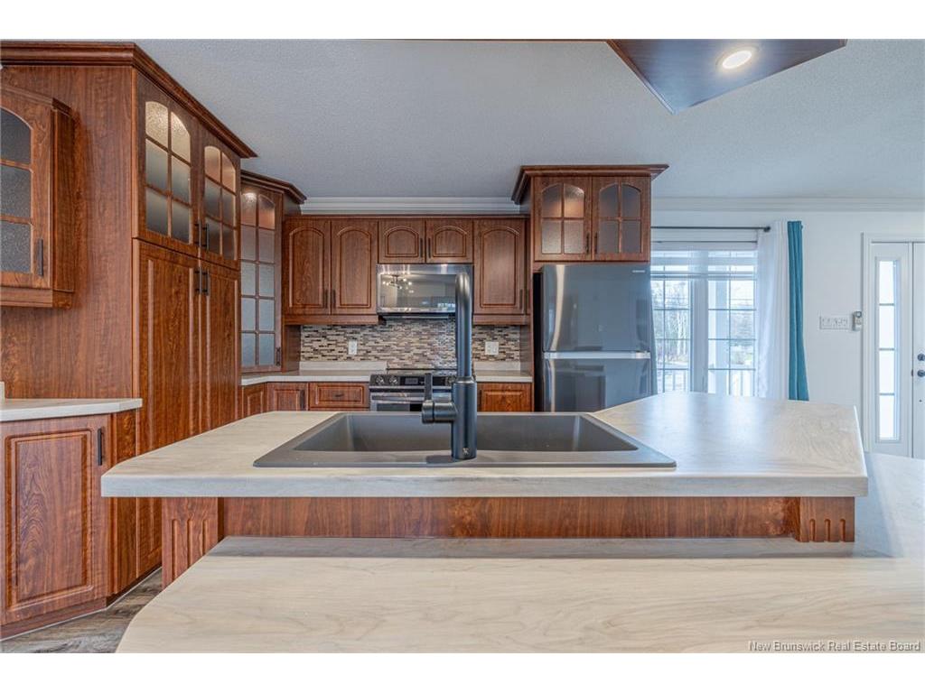 









653


Rue Principale

,
Beresford,




NB
E8K 3X5

