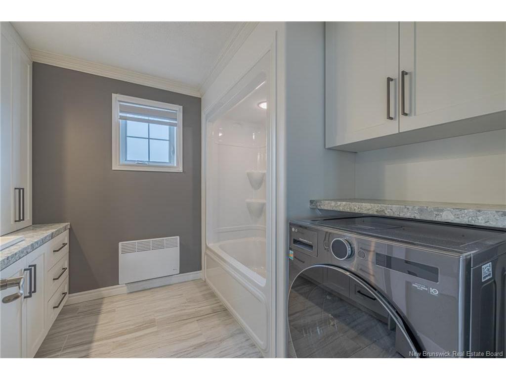 









653


Rue Principale

,
Beresford,




NB
E8K 3X5

