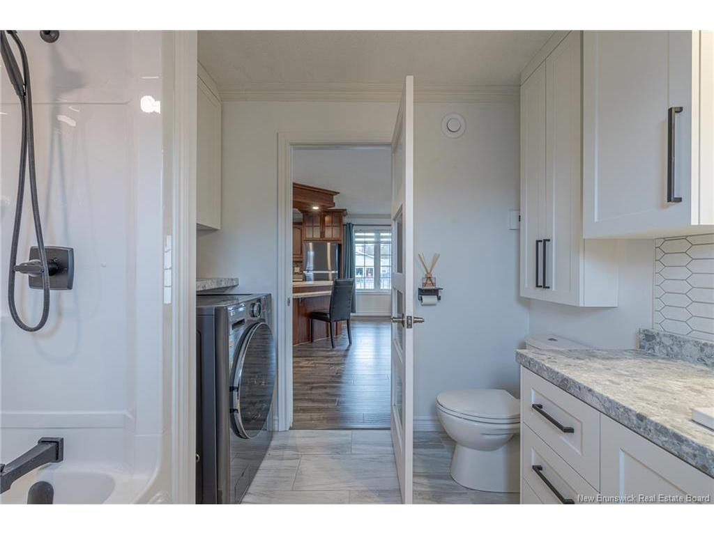 









653


Rue Principale

,
Beresford,




NB
E8K 3X5

