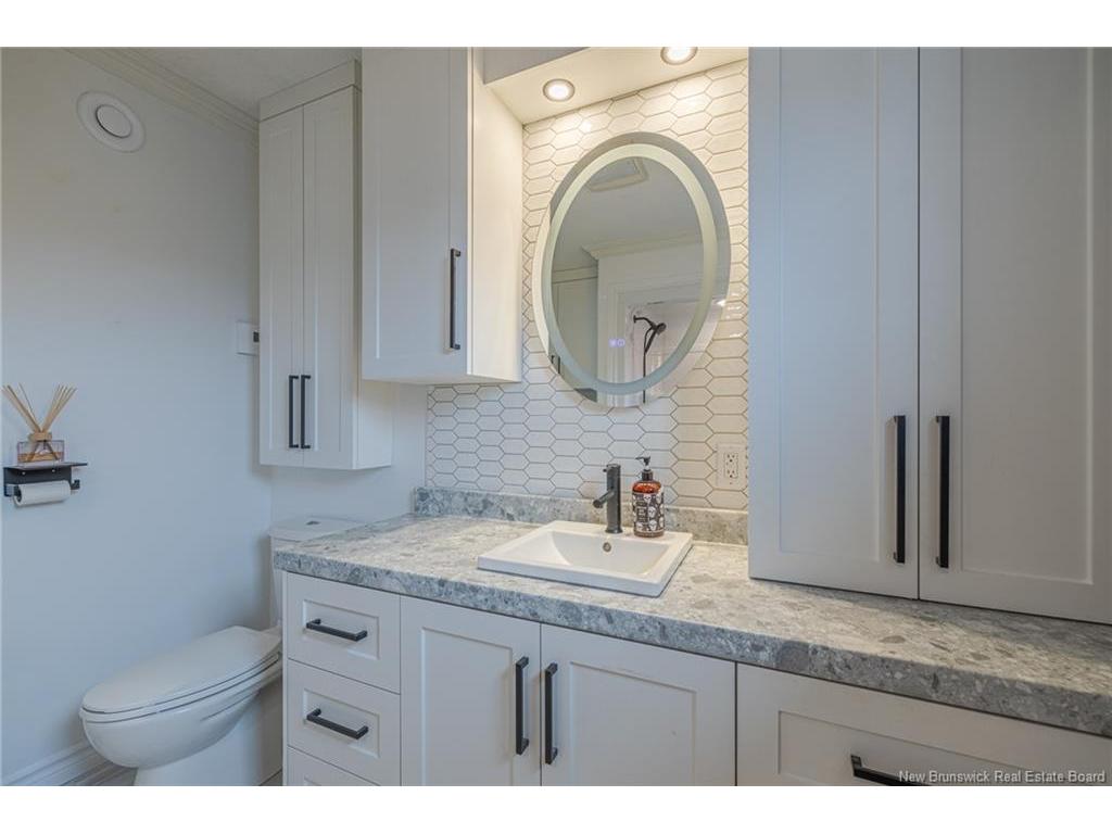 









653


Rue Principale

,
Beresford,




NB
E8K 3X5

