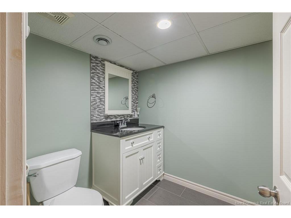 









653


Rue Principale

,
Beresford,




NB
E8K 3X5

