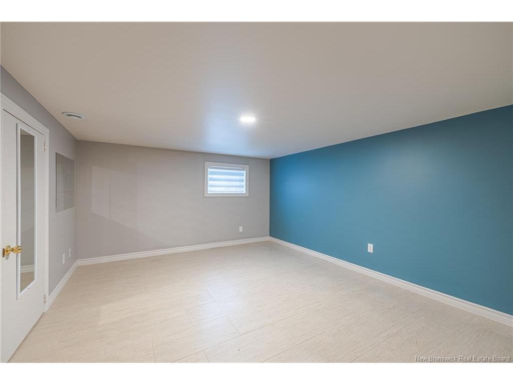 









653


Rue Principale

,
Beresford,




NB
E8K 3X5


